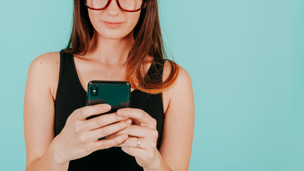 Como proteger o WhatsApp de aplicativos de detetives ? 3 celular usando