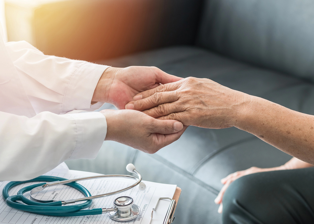 Sinais de que Seu Ente Querido Precisa de Cuidados Especializados 3 geriatra