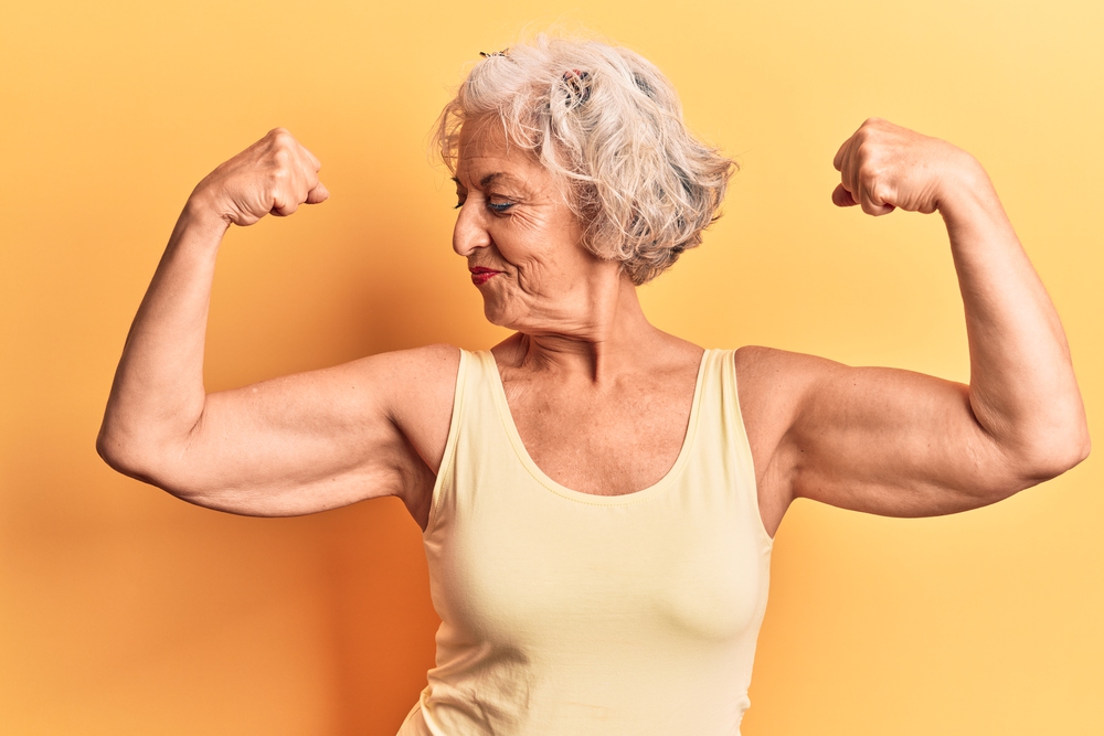Como ganhar massa muscular: dieta e treino em sintonia 3 idosa musculosa
